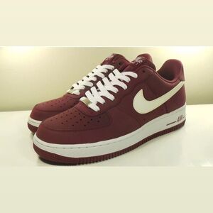 Nike cherrywood red and White Sneakers Suede Low-Top